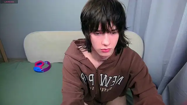 Онлайн чат XXX LeonBoykisser