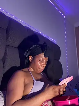 RainBougie's Live XXX Chat