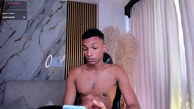 JulienSaint Chat XXX in diretta