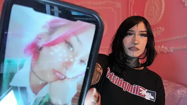 Show modela Kat_VonDe na web-kameri