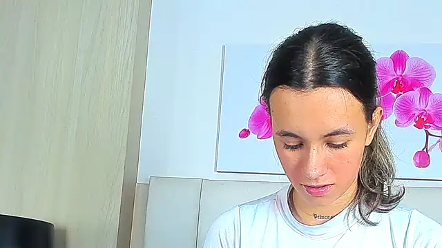 Онлайн чат XXX JuliaColemann