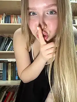 Liza_risky 网络视讯表演