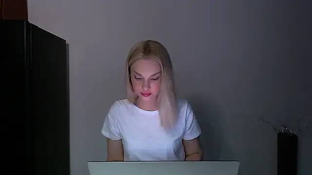 Lia_noo_regrets: απευθείας συνομιλία ΧΧΧ