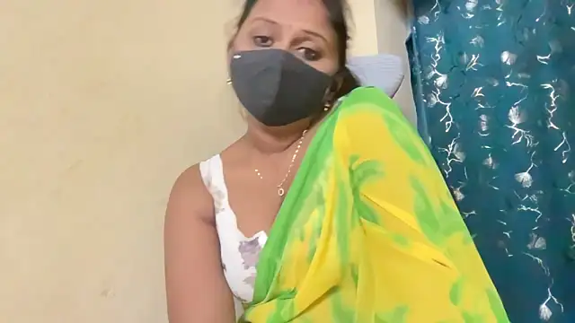 Tanuja-Sexy's Live Chat Room