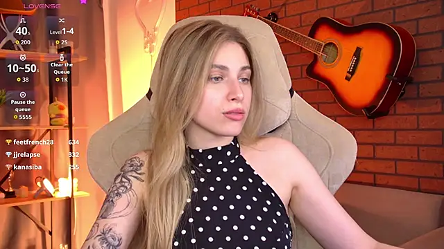 Chat XXX en directo de EllieCutes