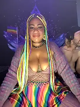 AmazonianMistress: διαδικτυακό σόου στην κάμερα
