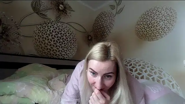 Yourrealgirl's Webcam Show