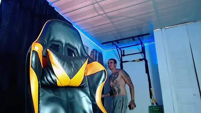 XXX chat uživo modela Adam_Hudsond