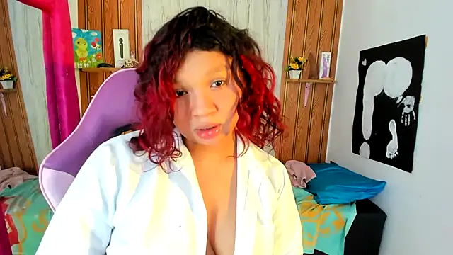 Emily_Coper18 élő XXX-chatje