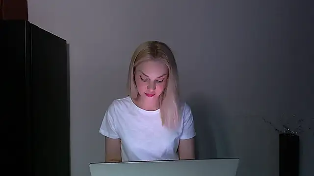 Lia_noo_regrets' Live XXX Chat