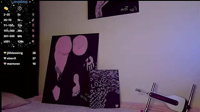 mary_lunar Show in webcam