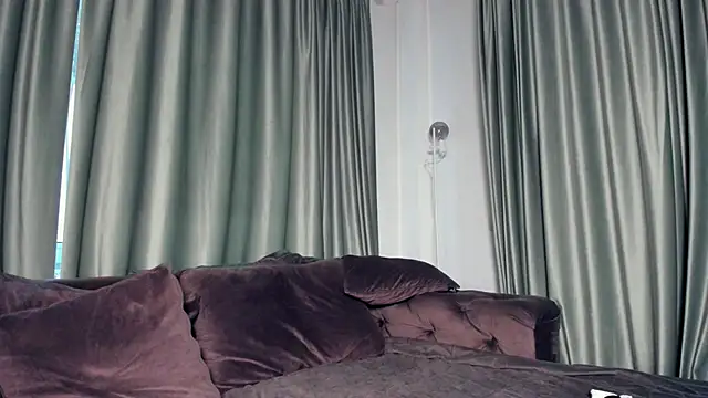 LaraStone69 XXX чат на живо
