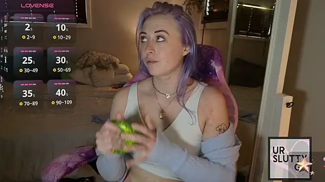 ursluttygf Show in webcam