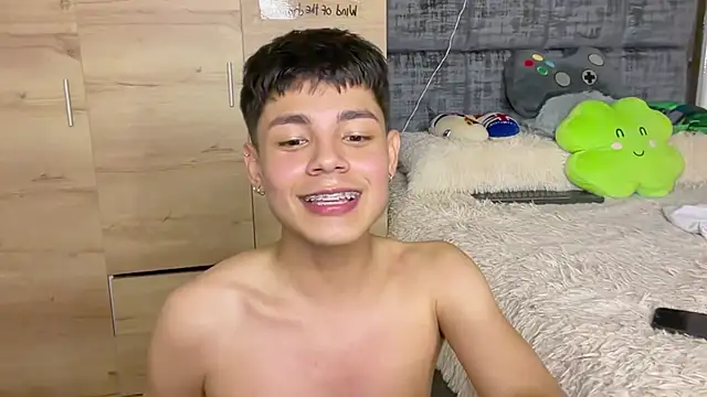 Andy_Belier23 Adlı Modelin Canlı XXX Sohbeti
