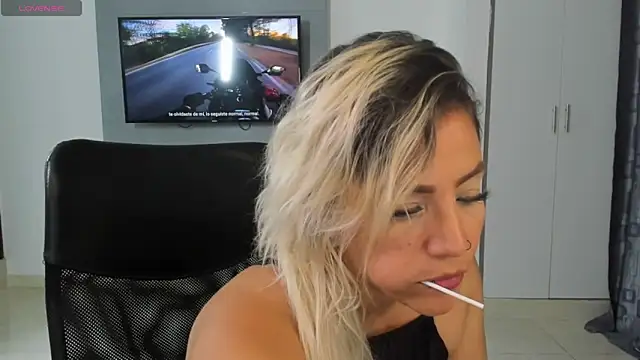 LuCKy_JoKn Live XXX chat