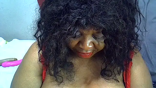 Ebony_Cougar: онлайн-секс-чат