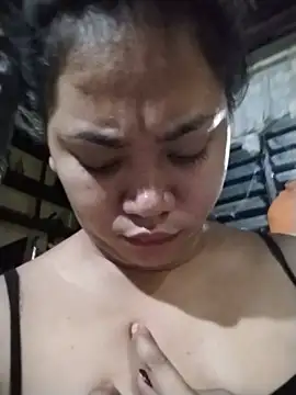 EATALLUCANPUSSYPINAY Pertunjukan Webcam