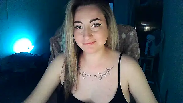 Онлайн чат XXX FoxyAnn12