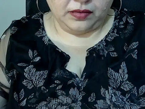 Soniya_Sha 现场XXX聊天
