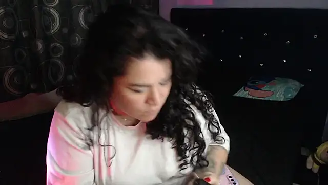 Chatroom XXX en direct de ANGELIQUE_KLANE