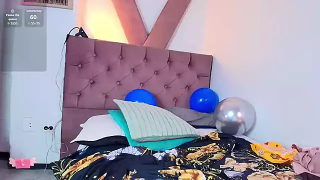 CamiilaReyes 现场XXX聊天