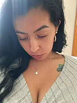 XXX chat uživo modela Luianna