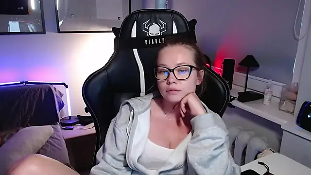 Živý XXX chat holly_xglam