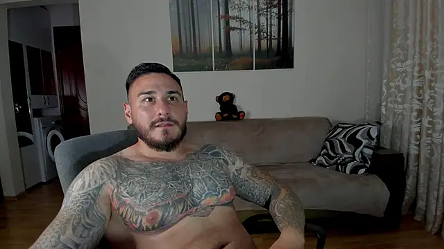 Gymdominus XXX чат на живо