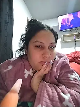 esmeralda_jadees Adlı Modelin Canlı XXX Sohbeti
