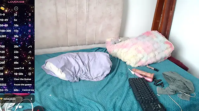 XXX chat uživo modela gatitaa777
