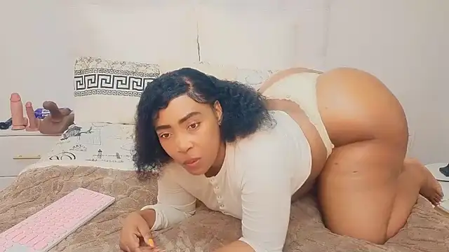 Chat XXX ao vivo de GiantBootyMilf