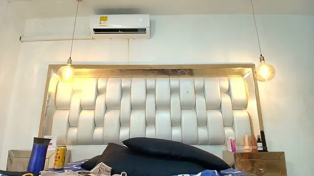 ShalonLebron's Live XXX Chat