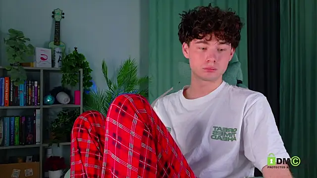 moon_Gloww XXX чат на живо