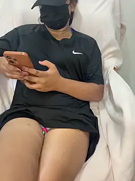 Velantina_x Adlı Modelin Canlı XXX Sohbeti