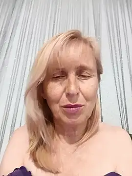 Chat XXX ao vivo de TrinaAdair