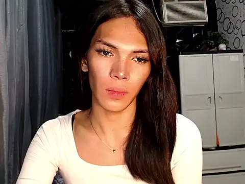 Pokazy przed kamerką – GORGEOUS_CARMEE