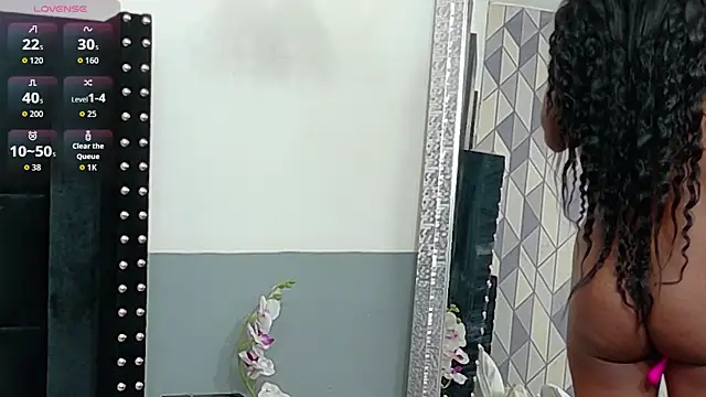 Chatroom XXX en direct de EbonyCoWorker