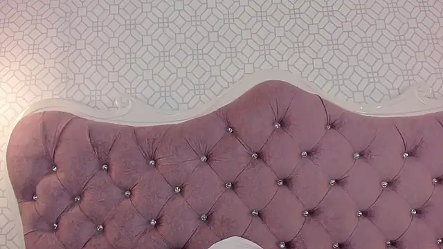 LilyRoxi XXX чат на живо