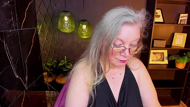 NataliMellow Show in webcam