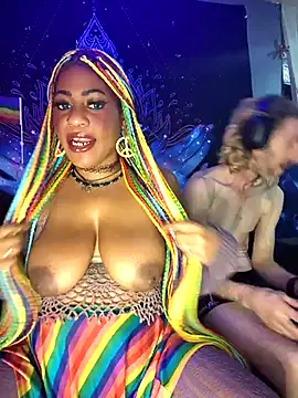 Chat +18 de AmazonianMistress ao vivo