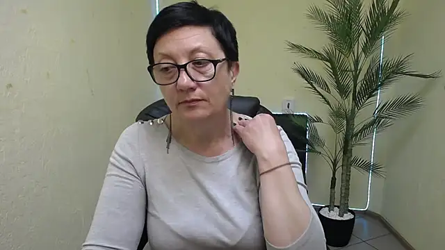 EmilyL0ve: онлайн-секс-чат