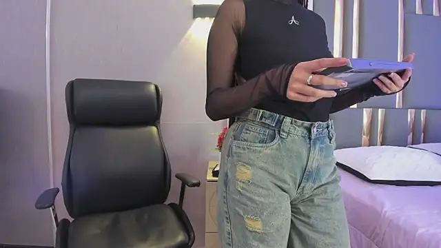 ChloeHarper_n Live XXX chat