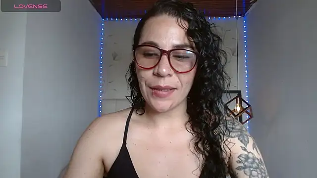 عرض كام mia_velvet1