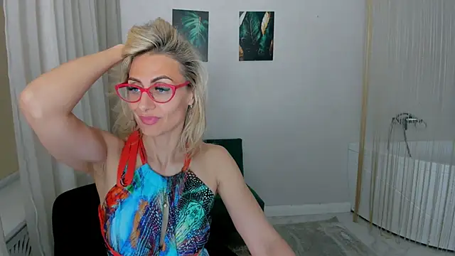 MuseOfStage Chat XXX live