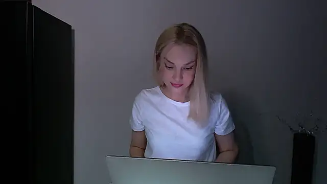 Lia_noo_regrets Chat XXX live