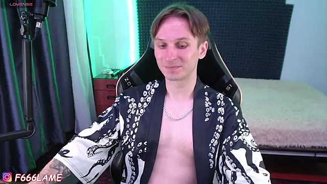 Chatroom XXX en direct de F666LAME