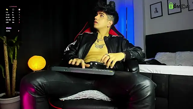 LyleBennett_'s Live XXX Chat