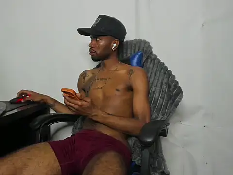 Kofi_exotic_2 Chat XXX in diretta