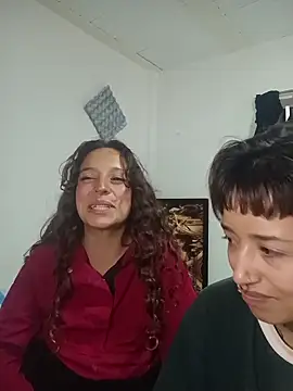 AlexxaAndRileyy's Live XXX Chat