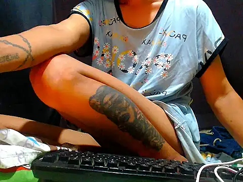 Chat XXX en directo de AwesomeMistress_Bigcock